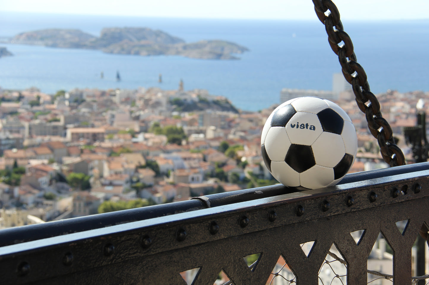 Vista : le ballon de foot qui pollue moins